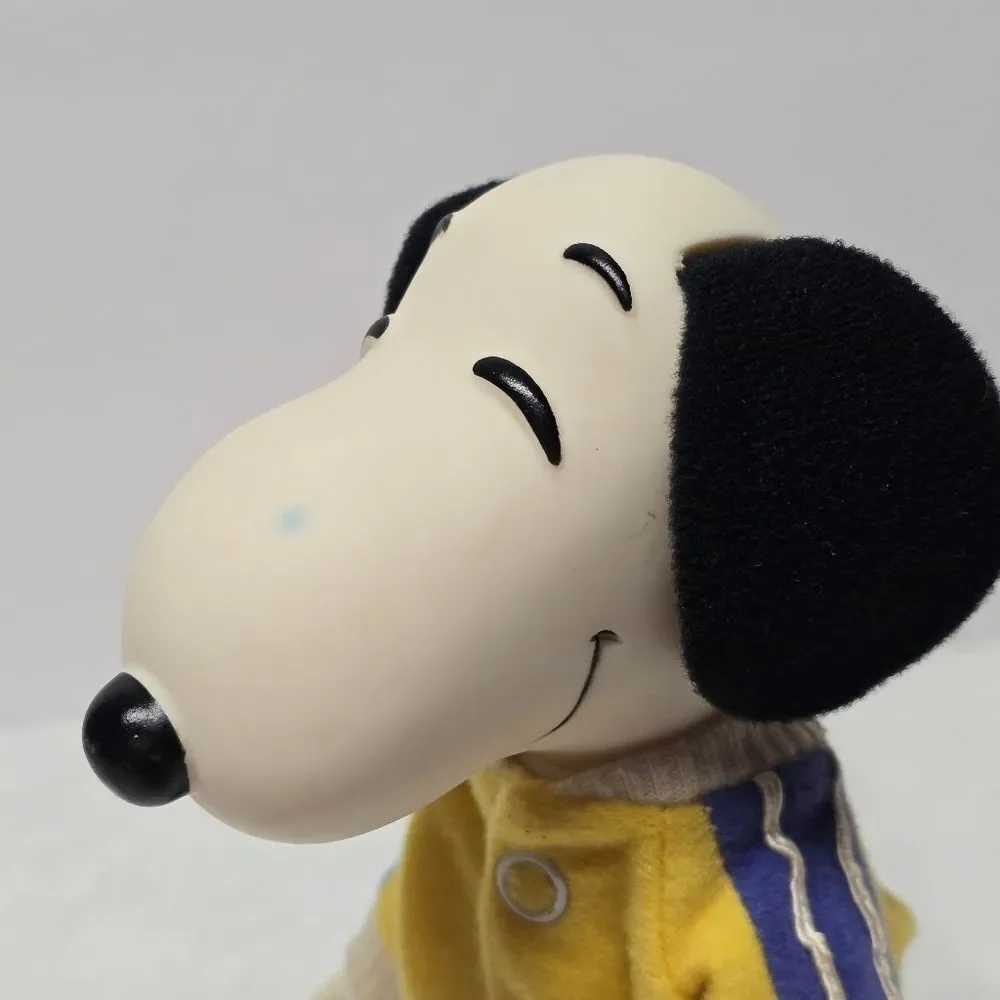 Vintage 1958, 1966 Knickerbocker Peanuts Snoopy Plastic Jointed 8” Outfit 80s